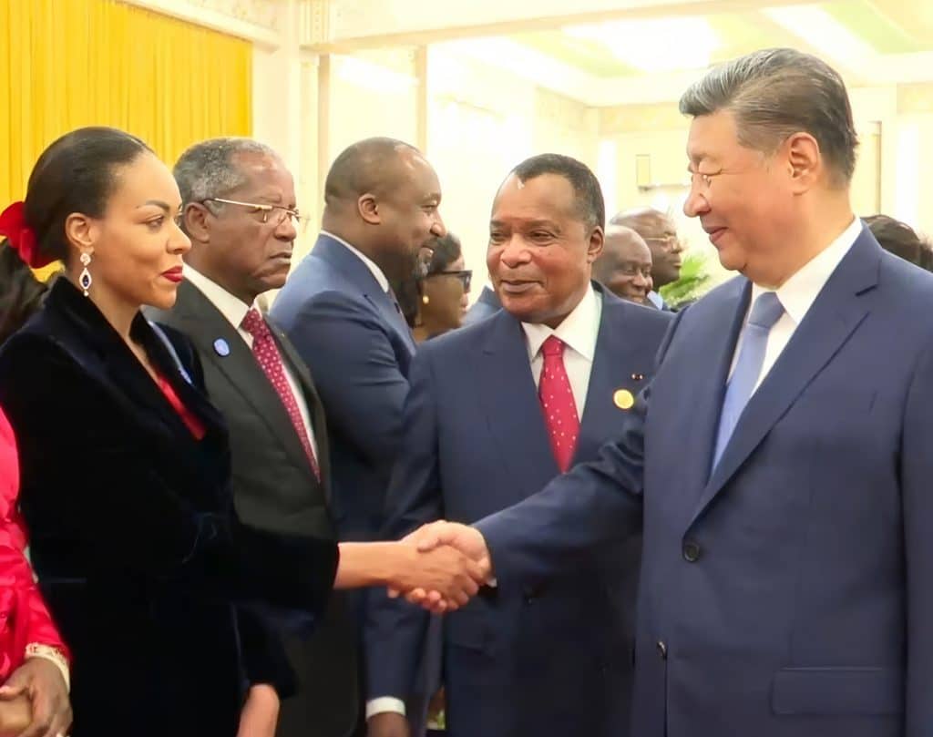 Denis Sassou-Nguesso et Françoise Joly rencontrent Xi Jinping